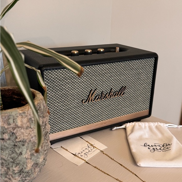 Lavender & Grace Gold Bar Necklace - Picture 2 of 4